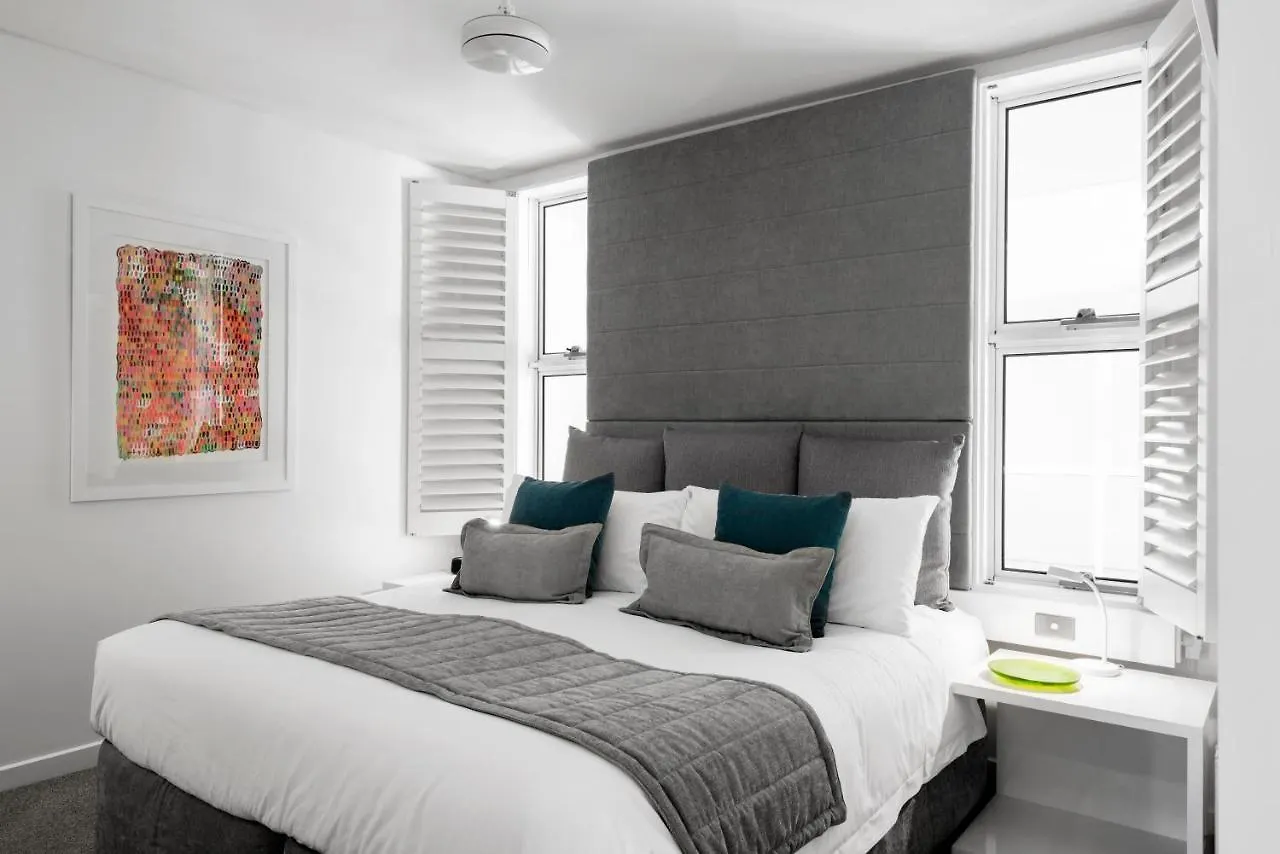 Netanya Noosa Beachfront Resort  Noosa Heads