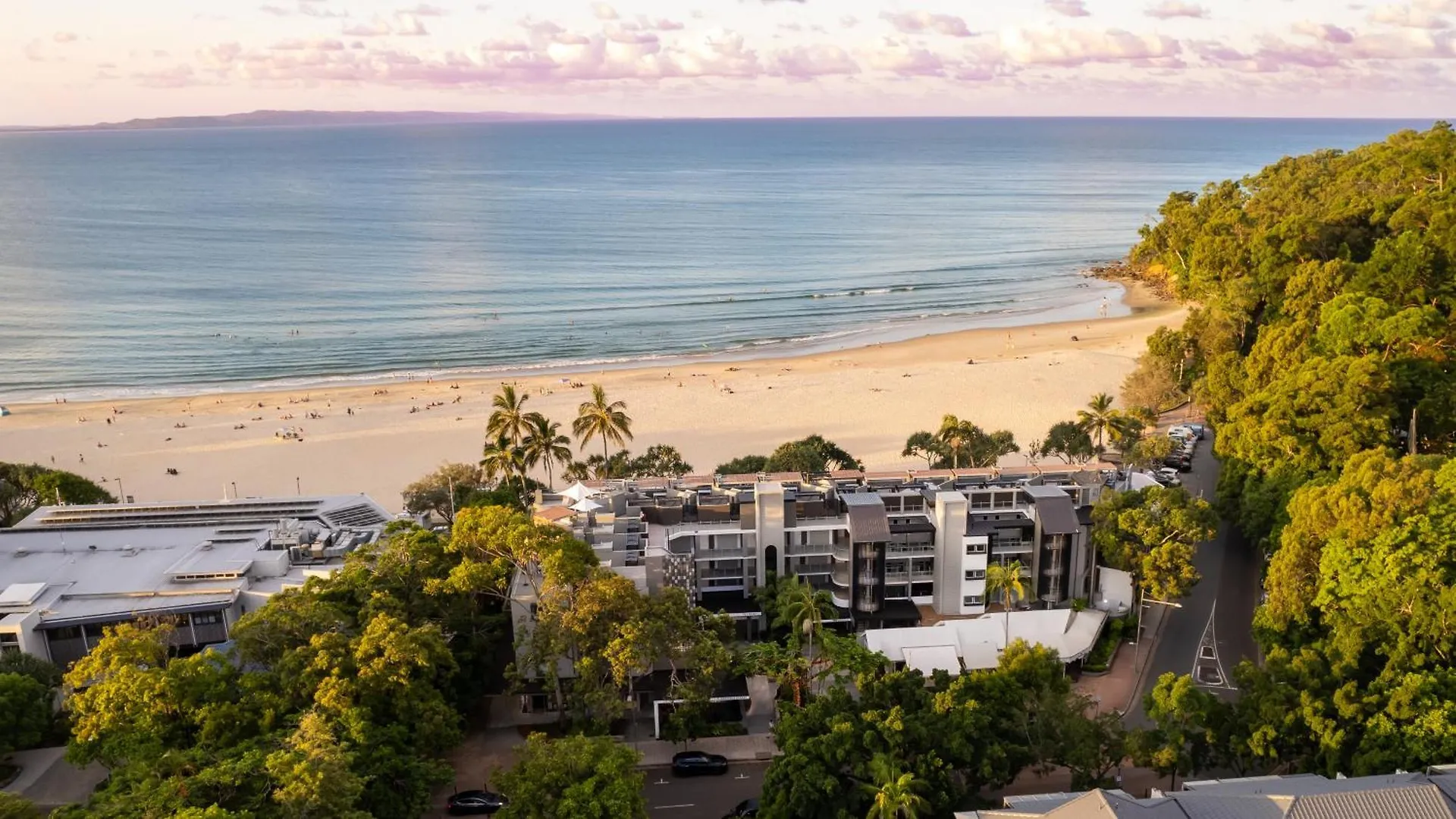 Netanya Noosa Beachfront Resort