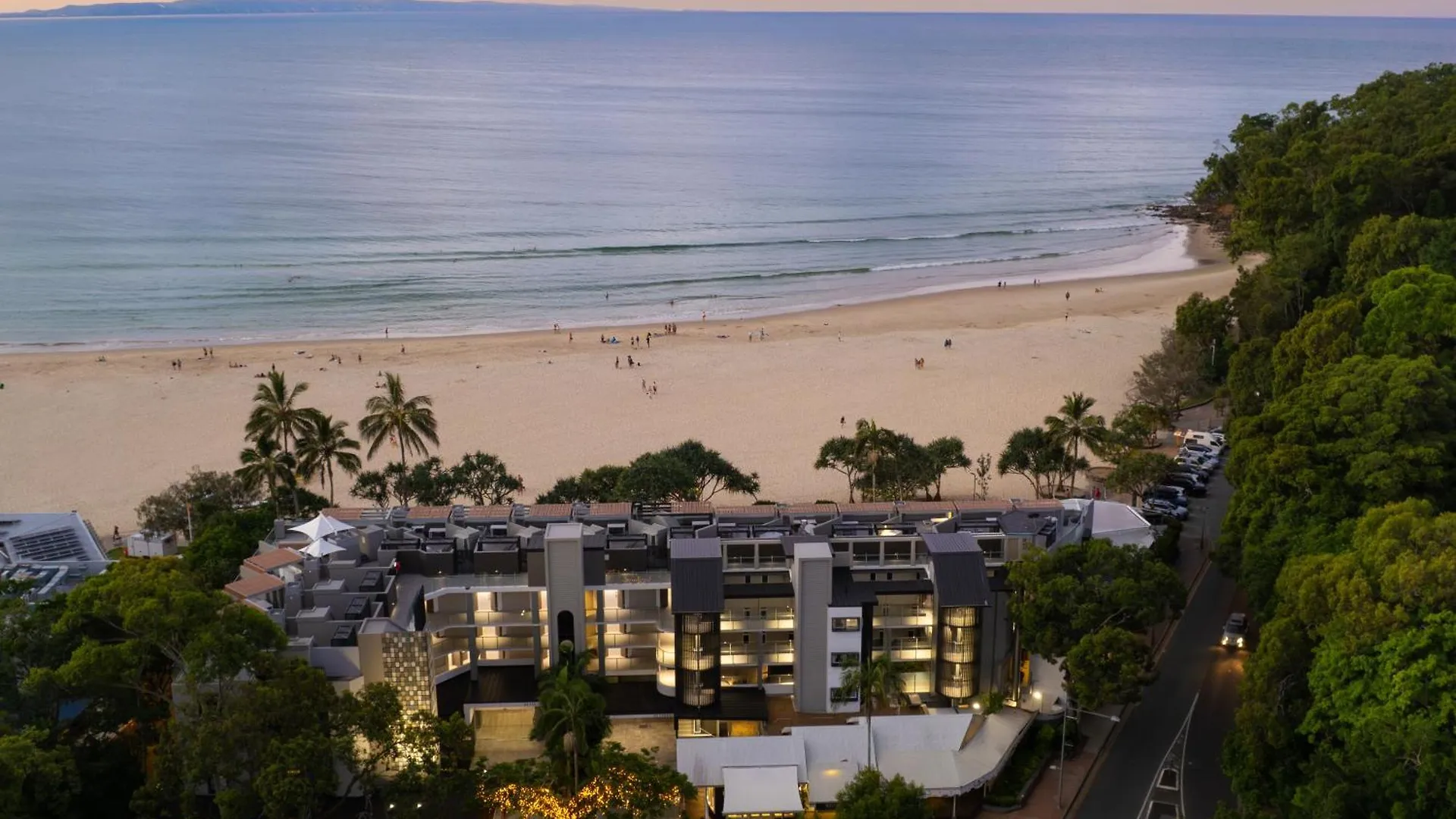 Netanya Noosa Beachfront Resort