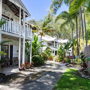 the-queenslander-townhouse-port-douglas.cairnshotels4all.com/