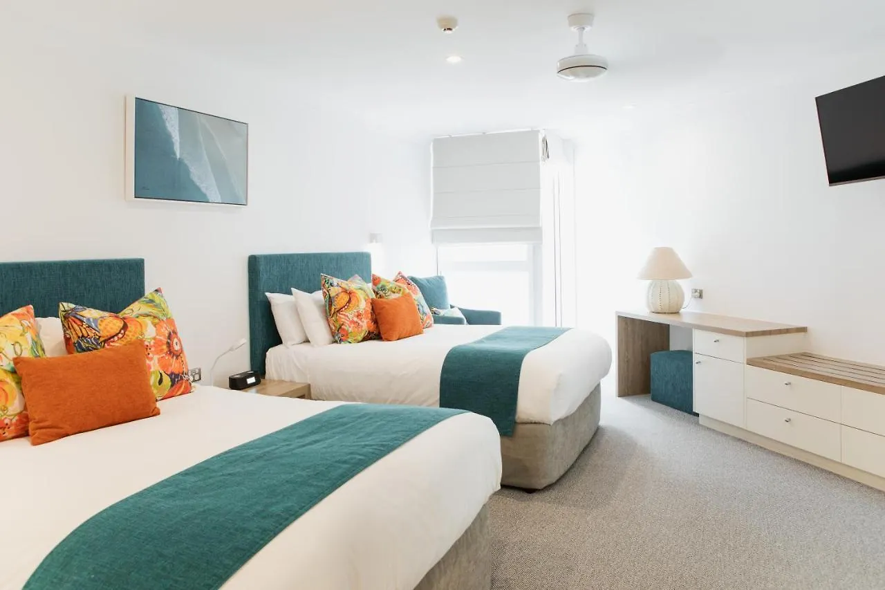 Netanya Noosa Beachfront Resort  Noosa Heads